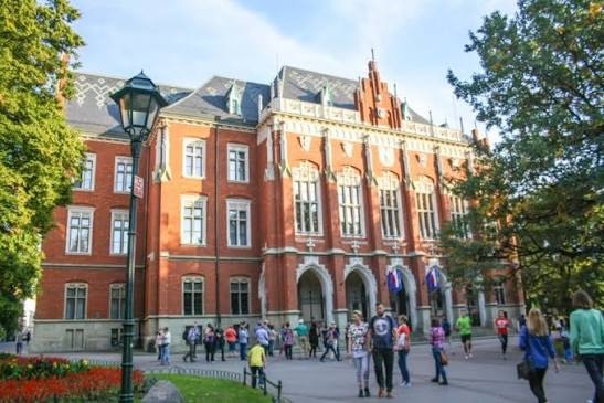 University of Warsaw campus